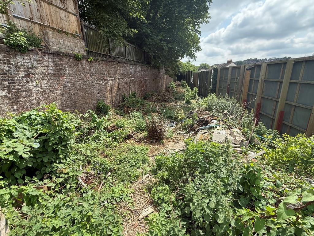 Lot: 77 - PLANNING FOR EIGHT FLATS - FIVE ONE-BEDROOM AND THREE TWO-BEDROOM - View of site